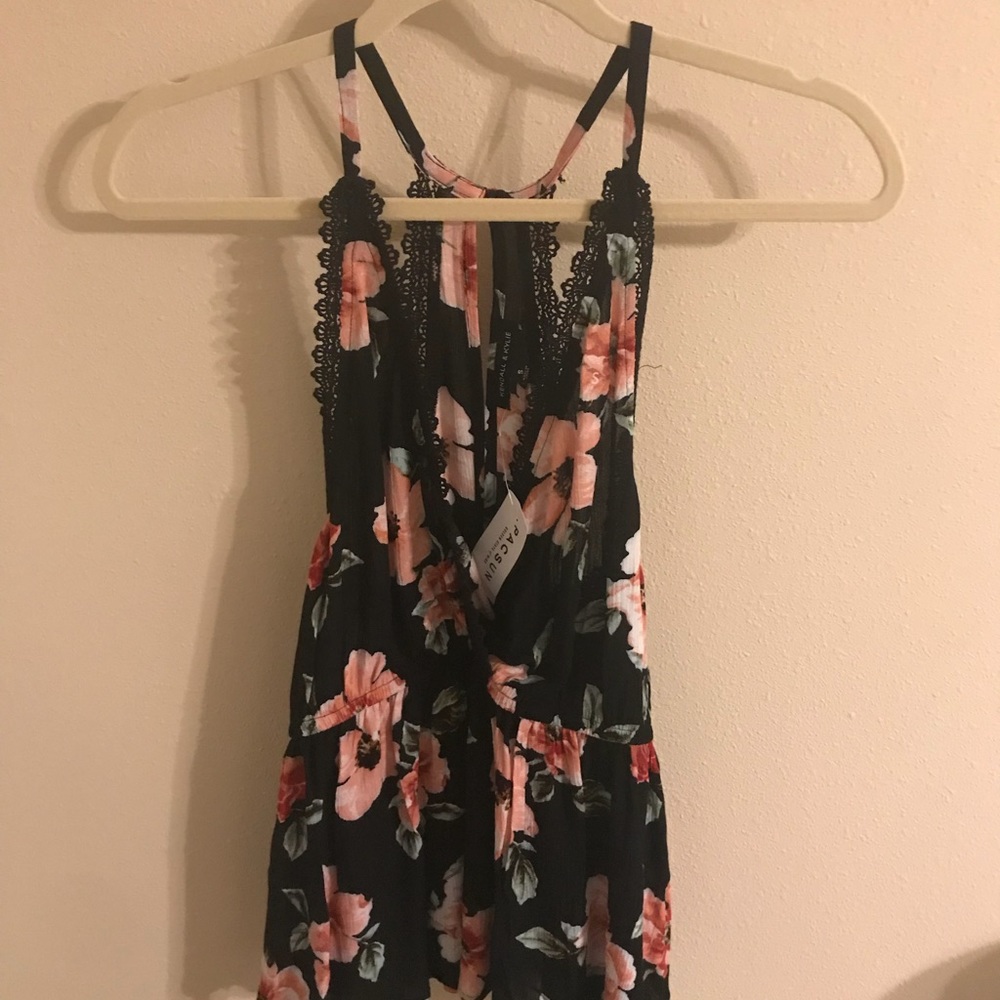 Kendall & Kylie black tank top NWT.